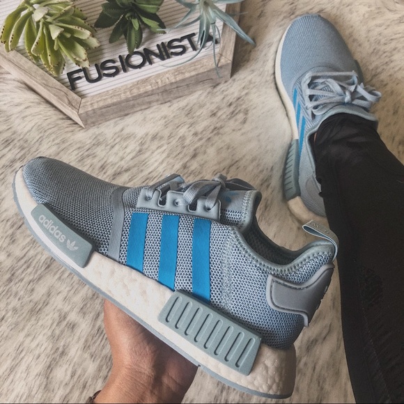 adidas nmd r1 baby blue